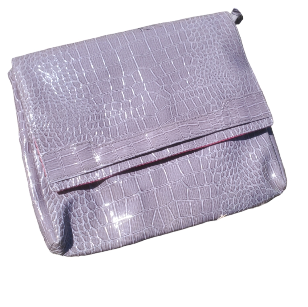 Low Start - NWOT Gray Vince Camuto Faux Croc Print  Clutch